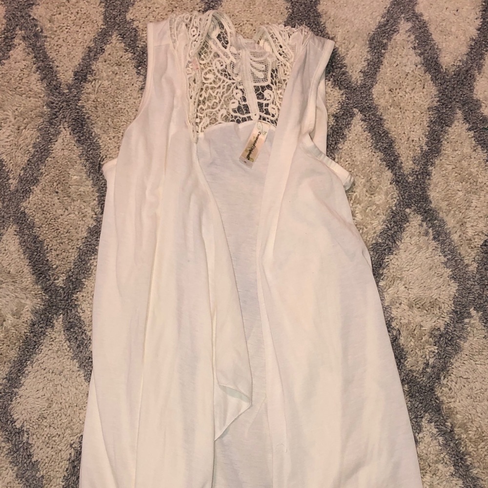 Women’s Sleeveless Cardigan